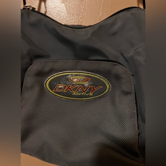 Vintage dkny bag crossbody/shoulder adjustable strap reflective - Picture 9 of 9